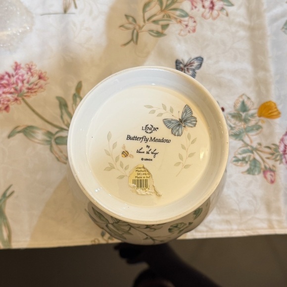 Lenox Butterfly Meadow Louise Le Luyer Medium Porcelain Canister Butterfly Top - Picture 6 of 6